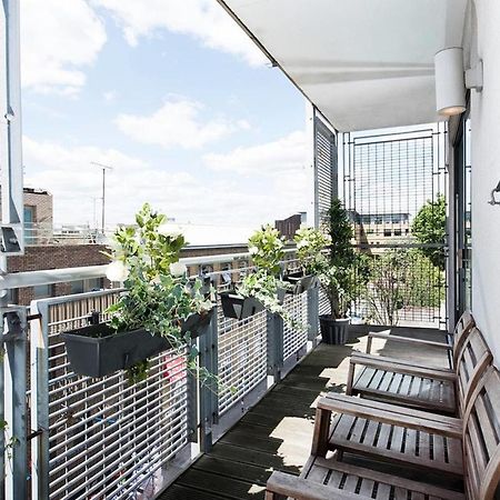 Stylish 2 Bedroom Flat With Balcony In London Bagian luar foto