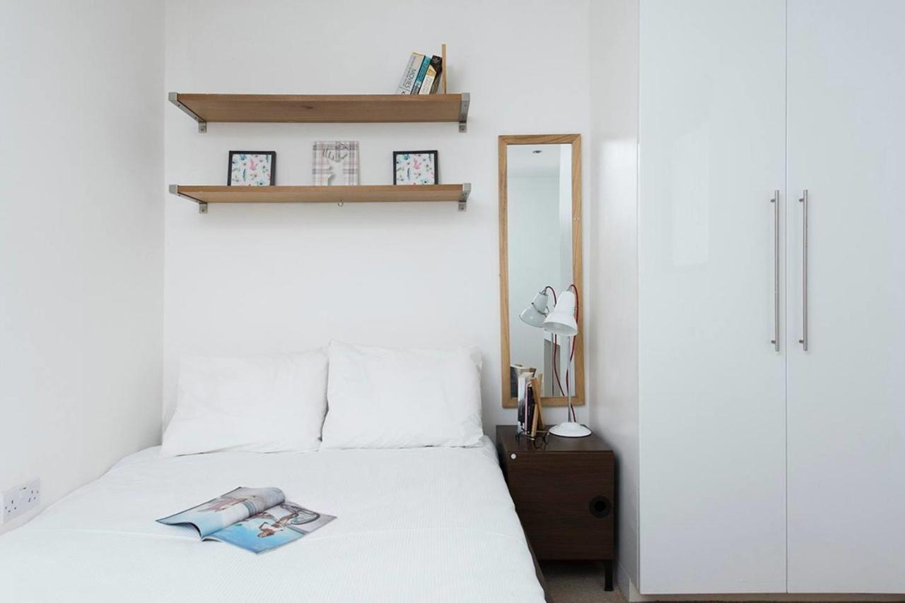Stylish 2 Bedroom Flat With Balcony In London Bagian luar foto