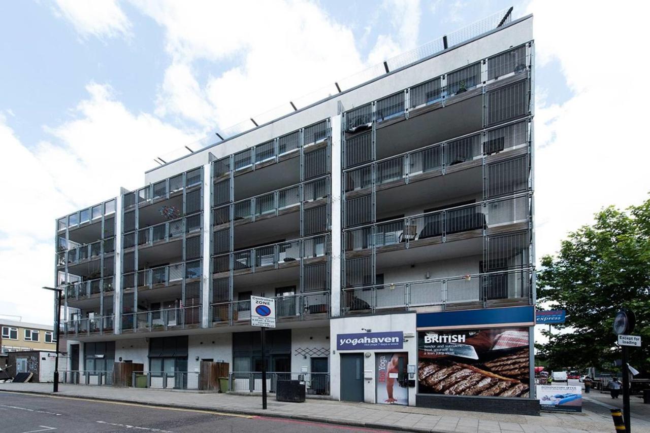 Stylish 2 Bedroom Flat With Balcony In London Bagian luar foto