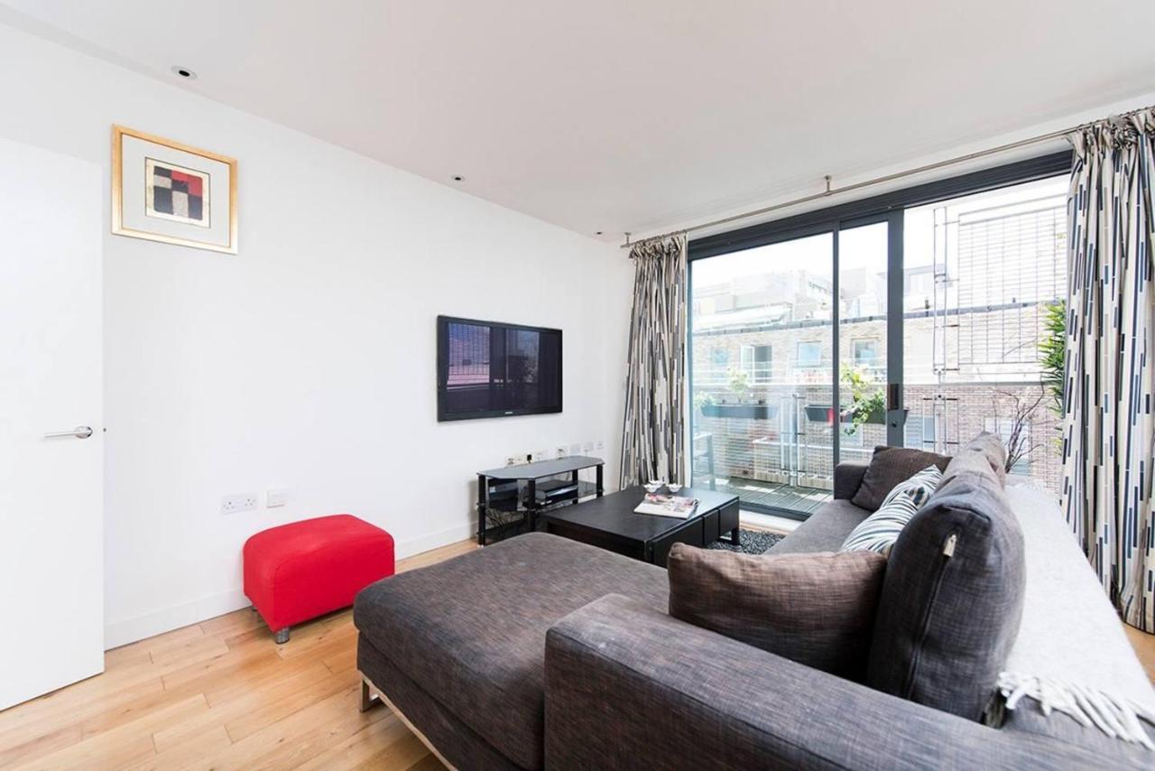 Stylish 2 Bedroom Flat With Balcony In London Bagian luar foto